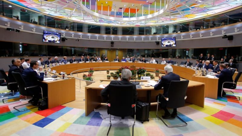 Die EU-Staats- und Regierungschefs demonstrierten Einigkeit. (Bild: AP)