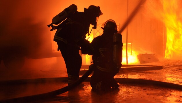 Athener Feuerwehrleute (Bild: stock.adobe.com, Symbolbild)