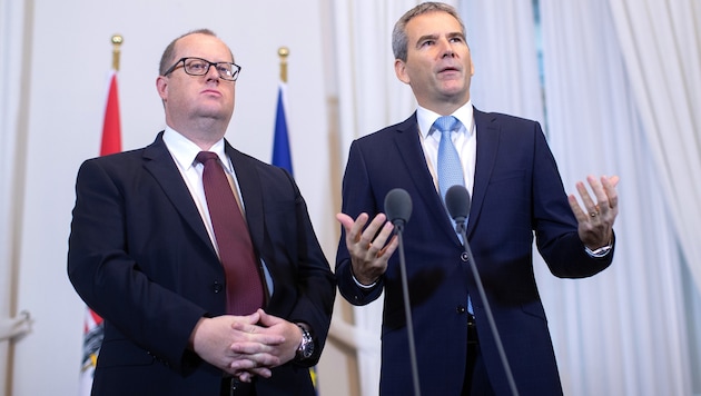 Finanzminister Hartwig Löger (rechts) und sein Staatssekretär Hubert Fuchs (Bild: APA/GEORG HOCHMUTH)