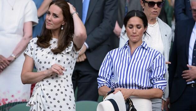 La duchesse Kate et la duchesse Meghan ensemble lors du tournoi de tennis de Wimbledon. (Bild: James Veysey / Camera Press / picturedesk.com)