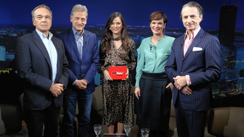 Im „Krone“-Studio (von links): Wolfgang Bachmayer, Geschäftsführer des Meinungsforschungsinstituts OGM, Ex-SPÖ-Klubobmann Josef Cap, Moderatorin und krone.at-Kolumnistin Katia Wagner, SPÖ-Parteichefin Pamela Rendi-Wagner und der Herausgeber und Chefredakteur des Nachrichtenmagazins „profil“, Christian Rainer (Bild: Gerhard Bartel)