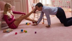 Margot Robbie und Leonardo DiCaprio in „The Wolf of Wall Street“ (Bild: www.PPS.at)