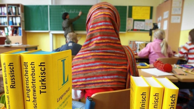 28,3 Prozent aller Pflichtschulkinder in Oberösterreich haben eine andere Muttersprache als Deutsch (Symbolbild) (Bild: VOTAVA/DPA)