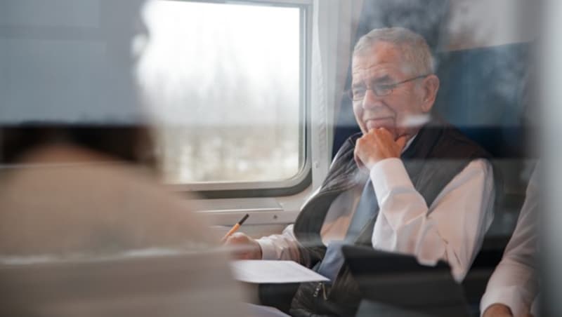 Van der Bellen reiste mit dem Zug zur Klimakonferenz. (Bild: APA/BUNDESHEER/PETER LECHNER)