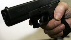 Der Schwager wurde mit einer legal besessenen Glock-Pistole förmlich hingerichtet (Bild: Andi Schiel (Symbolbild))