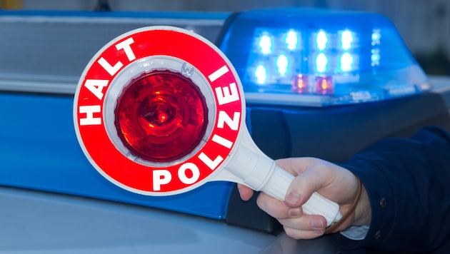 Die Polizei wollte einen 30-Jährigen in Eben kontrollieren. Der fuhr gegen die Fahrtrichtung davon. (Bild: Picture-Factory - Fotolia)