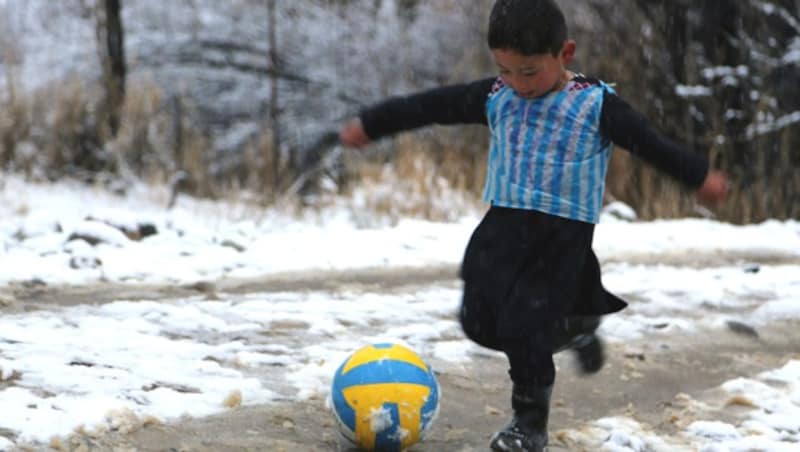 Lionel-Messi-Fan Murtaza Ahmadi (Bild: AFP)