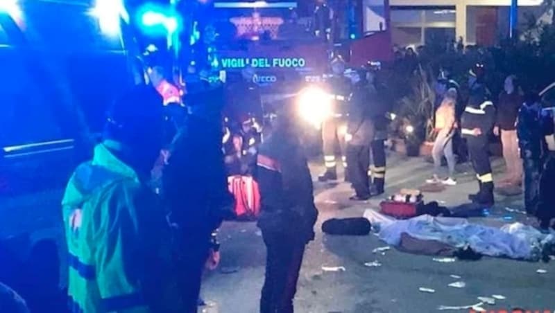 Sechs Tote bei Panik in einer Disco in Ancona (Bild: AP)