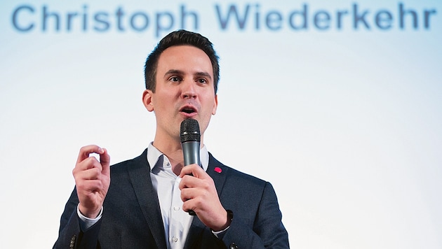 Der neue Wiener Landessprecher der NEOS, Christoph Wiederkehr (Bild: APA/GEORG HOCHMUTH)