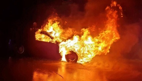 Brennende E-Autos: Immer wieder ein brisantes Thema (Bild: FF Traun)