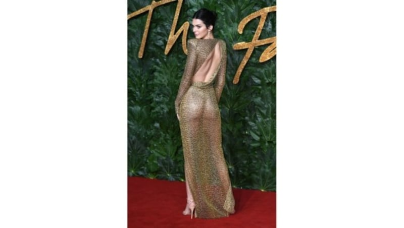 Kendall Jenner bei den Fashion Awards in der Royal Albert Hall in London (Bild: Doug Peters / PA / picturedesk.com)