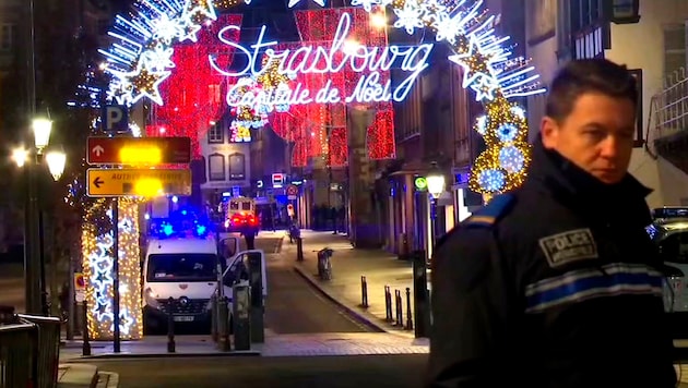Im Prozess um den Terroranschlag auf den Straßburger Weihnachtsmarkt vor über fünf Jahren hat ein Schwurgericht in Paris einen Helfer des Täters zu 30 Jahren Haft verurteilt. (Bild: AP)