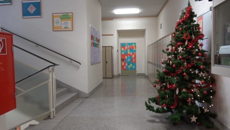 In dieser Neuen Mittelschule kam es zu einem Vorfall mit einem Klappmesser. (Bild: krone.at)