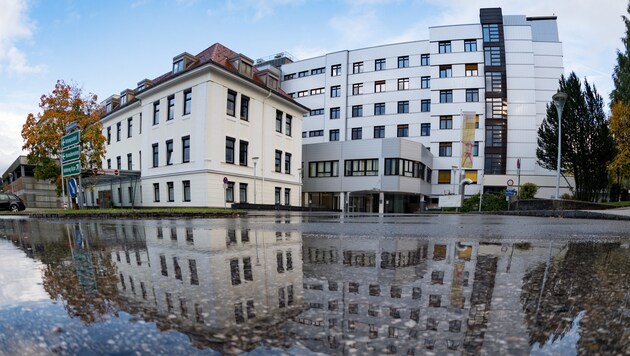 Das Krankenhaus Kirchdorf, eines der Spitäler der Gespag (Bild: FOTOKERSCHI.AT/KERSCHBAUMMAYR)