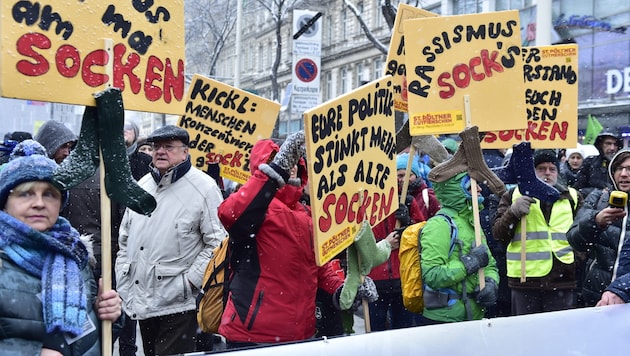 Unter dem Titel „Demokratie verteidigen!“ ist für Freitagabend in Wien eine Demonstration gegen Rechtsextremismus geplant (Archivbild). (Bild: APA/Hans Punz)