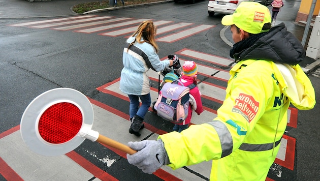 The "Krone" is also known nationwide as a friend and sponsor of the school crossing guard campaign. (Bild: APA/Herbert Pfarrhofer)