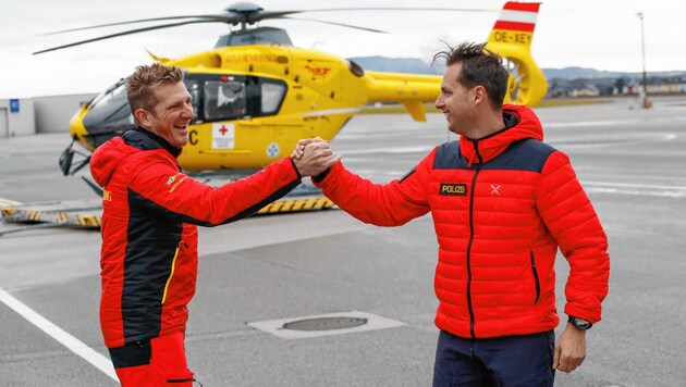 Tolle Zusammenarbeit: ÖAMTC-Pilot Stefan Dürager (li.) und Polizei-Pilot Clemens Tschinkel (Bild: Markus Tschepp)