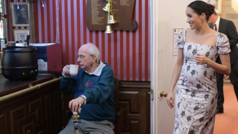 Herzogin Meghan zu Besuch in einem Pflegeheim (Bild: APA/AFP)