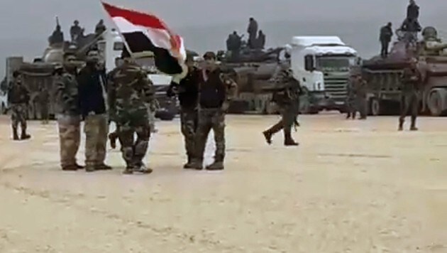Syrische Einheiten in der Nähe von Manbidsch (Bild: twitter.com)