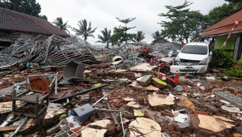 Bei der Tragödie in Indonesien am 22. Dezember 2018 starben mindestens 450 Menschen, 1500 wurden verletzt, 159 gelten als vermisst. (Bild: EPA)