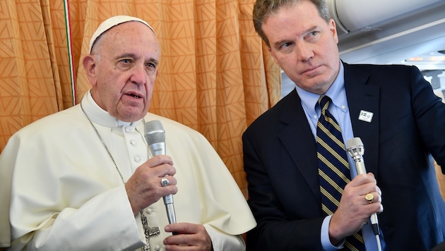 Papst Franziskus und Greg Burke (Bild: AFP)