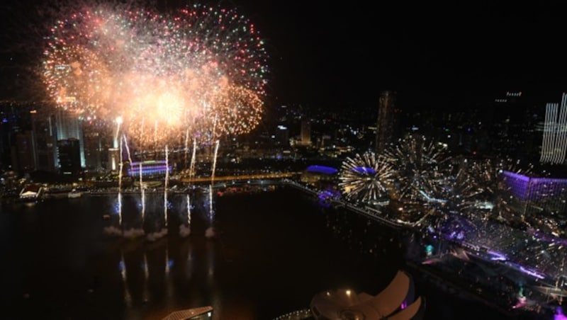 Das Feuerwerk in Singapur (Bild: AFP)