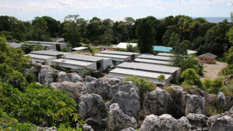 Ein Flüchtlingslager auf der Insel Nauru (Bild: APA/AFP/Mike LEYRAL)