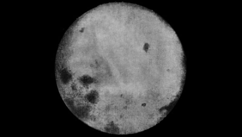 Die dunkle Seite des Mondes, aufgenommen anno 1959 von „Luna 3“ (Bild: Russian Space Agency)