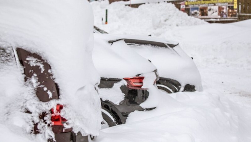 Mittersill versinkt im Neuschnee (Bild: APA/EXPA/STEFANIE OBERHAUSER)