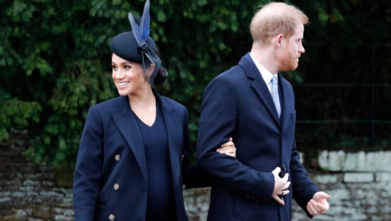 Herzogin Meghan und Prinz Harry zu Weihnachten vor der St. Mary Magdalene Church in Sandringham in Norfolk (Bild: AP)