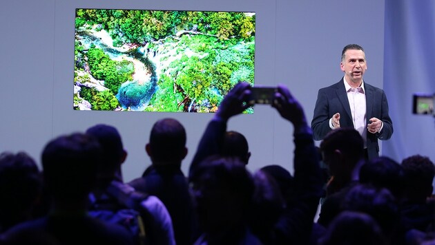 Samsung zeigt auf der CES einen MicroLED-TV mit 75 Zoll Diagonale (Bild: Samsung)