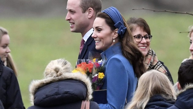 Herzogin Kate trug in Sandringham ein Haarband von Jane Taylor. (Bild: AP)