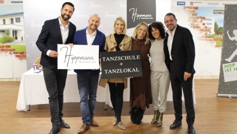 Jörg, Christoph, Carina und Claudia Hippmann sowie Heidi und Markus Fehringer (v.l.) freuen sich über das gemeinsame Projekt. (Bild: Tanzschule Hippmann)