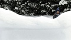 Nicht nur die Kinder werden sich freuen, speziell im Ennstal sind bis zum Christtag mehr als ein Meter Neuschnee möglich. (Bild: APA/HARALD SCHNEIDER)