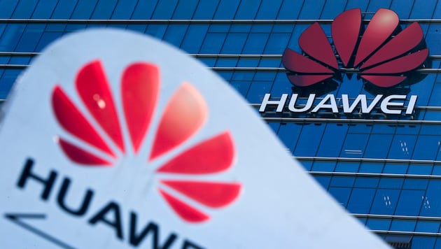 Huawei is suspected of espionage in the USA and vehemently rejects the accusations. (Bild: AP)