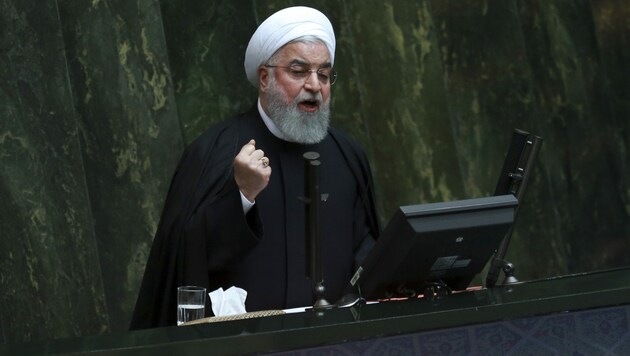 Irans Präsident Hassan Rouhani hat nach dem Ausstieg der USA aus dem Atomabkommen mehrmals mit der Wiederaufnahme der Urananreicherung gedroht. (Bild: AP)
