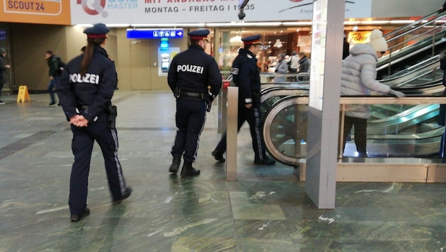 Çocuk Viyana Merkez İstasyonu'nda bir saldırı gerçekleştirmek istemişti. (Bild: krone.tv)