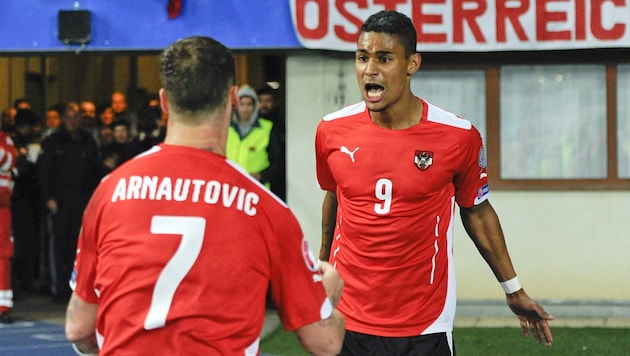 Rubin Okotie (re.) im Trikot des ÖFB (Bild: APA/HERBERT NEUBAUER)