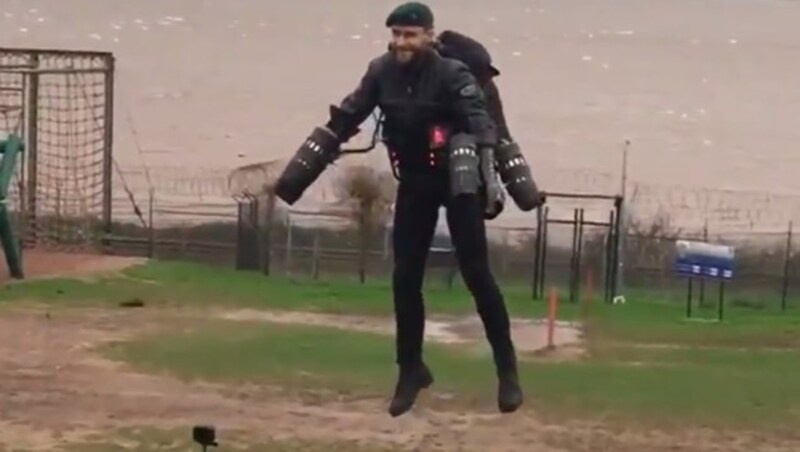 Bei den britischen Royal Marines wurden bereits Jetpack-Soldaten getestet. (Bild: twitter.com)