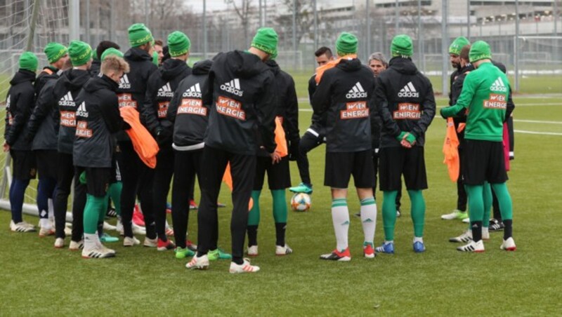 Rapid beim Training, wie es vor der Corona-Krise war (Bild: GEPA)