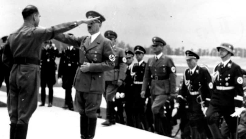 Rudolf Heß (links) mit Adolf Hitler (Bild: Deutsches Bundesarchiv (CC-BY-SA 3.0))