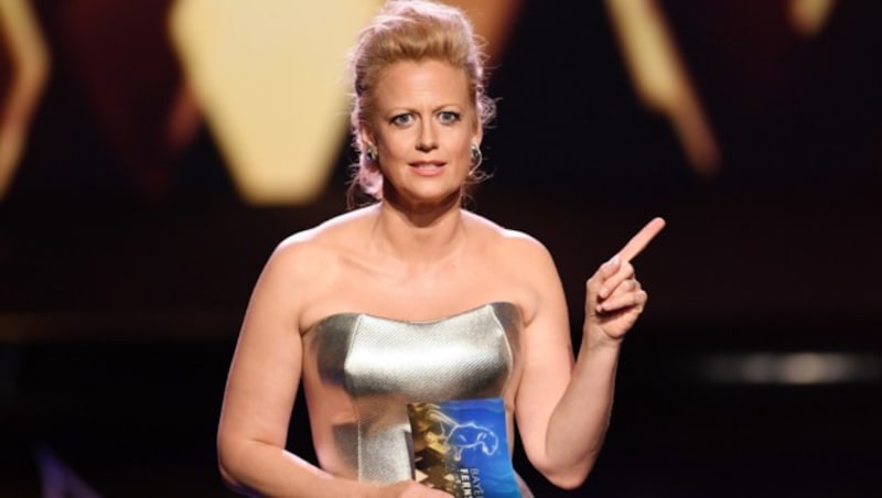 Barbara Schöneberger bei der Verleihung des Bayerischen Fernsehpreises im Prinzregententheater (Bild: APA/dpa/Tobias Hase)