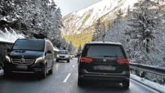 Staus, Behinderungen und Co. - der Fernpass, der die Tiroler Bezirke Reutte und Imst verbindet, ist „Dauergast“ in den Verkehrsnachrichten. (Bild: Hubert Rauth)