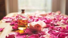 Viel Arbeit steckt in den Rezepturen von Parfums, edle Düfte sind teuer – und daher eine beliebte Diebesbeute.  (Bild: ©junky_jess - stock.adobe.com)