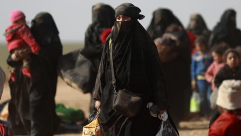 Viele der aus Baghouz geflüchteten Menschen sind Angehörige von Kämpfern des Islamischen Staats. (Bild: AFP)