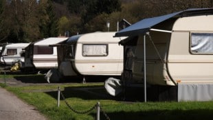 Auf einem Campingplatz haben Einbrecher ihre Tatorte in nächster Nähe zueinander. Am Klopeiner See schlugen sie nun in gleich neun Wagen zu (Symbolbild). (Bild: stock.adobe.com (Symbolbild))