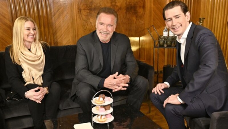 Schwarzenegger und seine Freundin Heather Milligan mit Bundeskanzler Kurz (Bild: APA/HANS PUNZ)