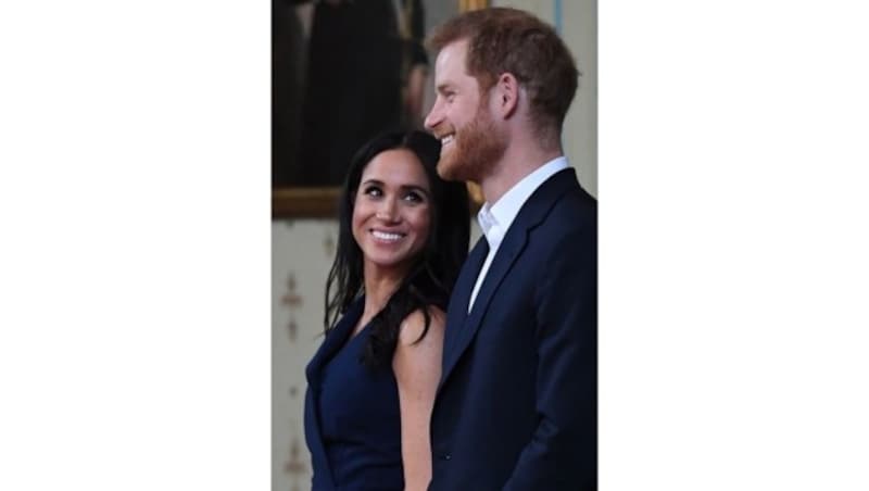 Total verliebt: Herzogin Meghan und Prinz Harry (Bild: AFP)