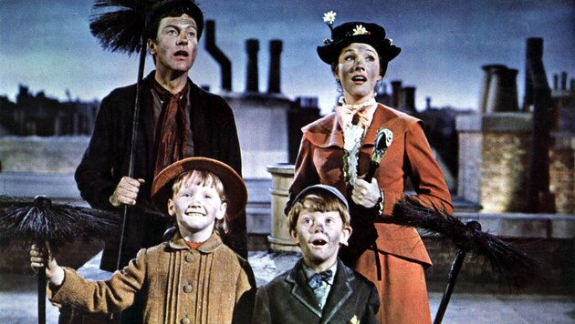 Dick Van Dyke und Mary Poppins im Disney-Hit „Mary Poppins“ aus dem Jahr 1964 (Bild: WALT DISNEY / Mary Evans / picturedesk.com)