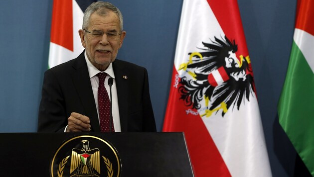 Bundespräsident Alexander Van der Bellen bei der gemeinsamen Pressekonferenz mit Palästinenserpräsident Mahmoud Abbas (Bild: AFP)